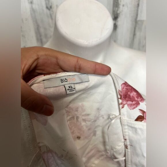 Denim floral top - Picture 2 of 6